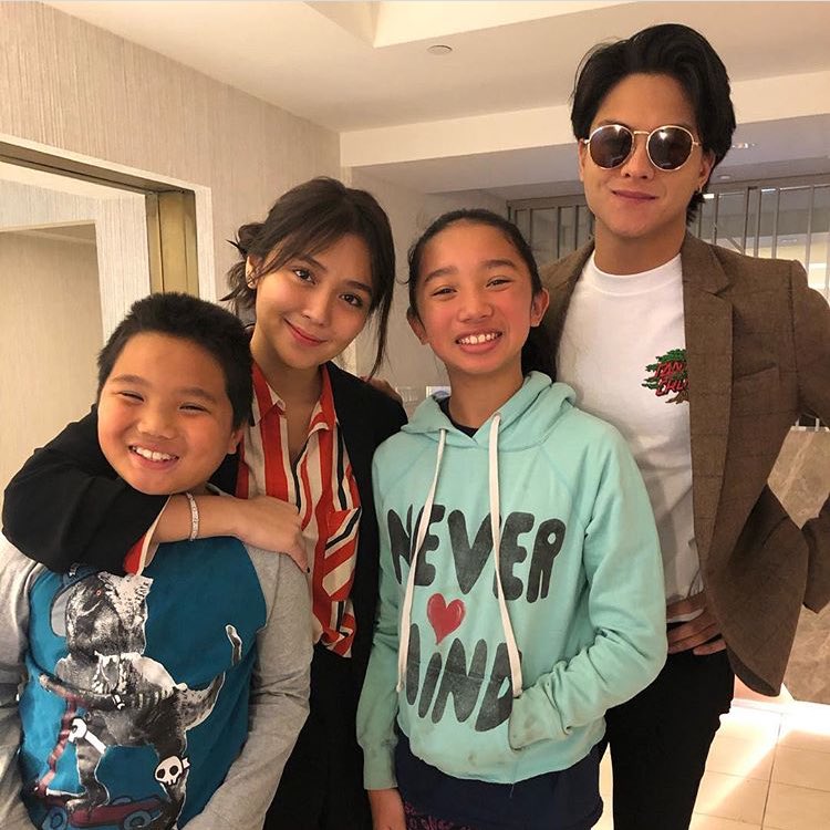 _missbeatriz_'s tweet photo. Very Mommy and Daddy ang datingan 💙

#ThreeWordsToForeverDay6 https://t.co/x0kM1jfmaD