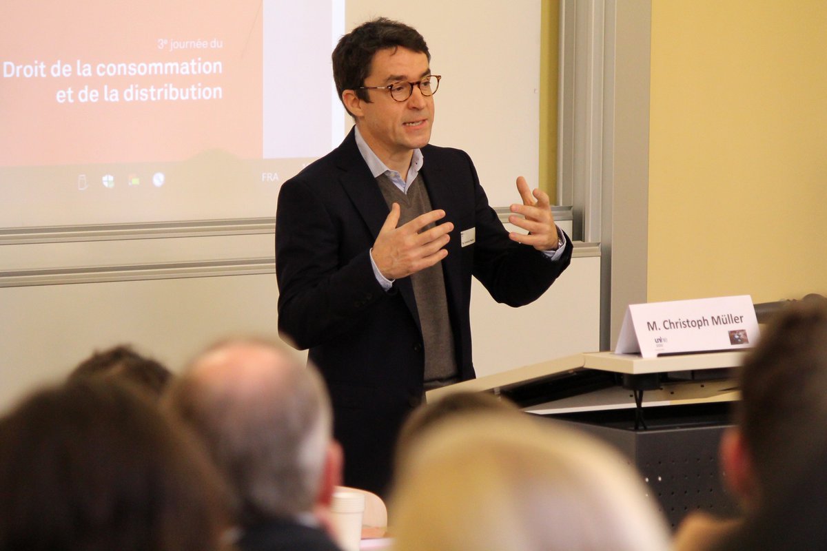 DroitNeuchatel's tweet photo. Troisième journée du droit de la #consommation, ce vendredi à l'@UniNeuchatel! Le droit des obligations face aux contrats intelligents et autres défis juridiques au cœur de ce symposium! Publication réalisée pour l'occasion disponible ici:  https://t.co/JGu2cqc1bc ! https://t.co/9Vv8MjkLK6