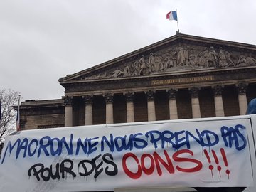 Paris : des centaines d'ambulanciers bloquent la place de la Concorde (PHOTOS, VIDEOS) DteiMnJWkAA4wCD?format=jpg&name=360x360