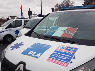 Paris : des centaines d'ambulanciers bloquent la place de la Concorde (PHOTOS, VIDEOS) DteiNmMX4AEKjTG?format=jpg&name=360x360