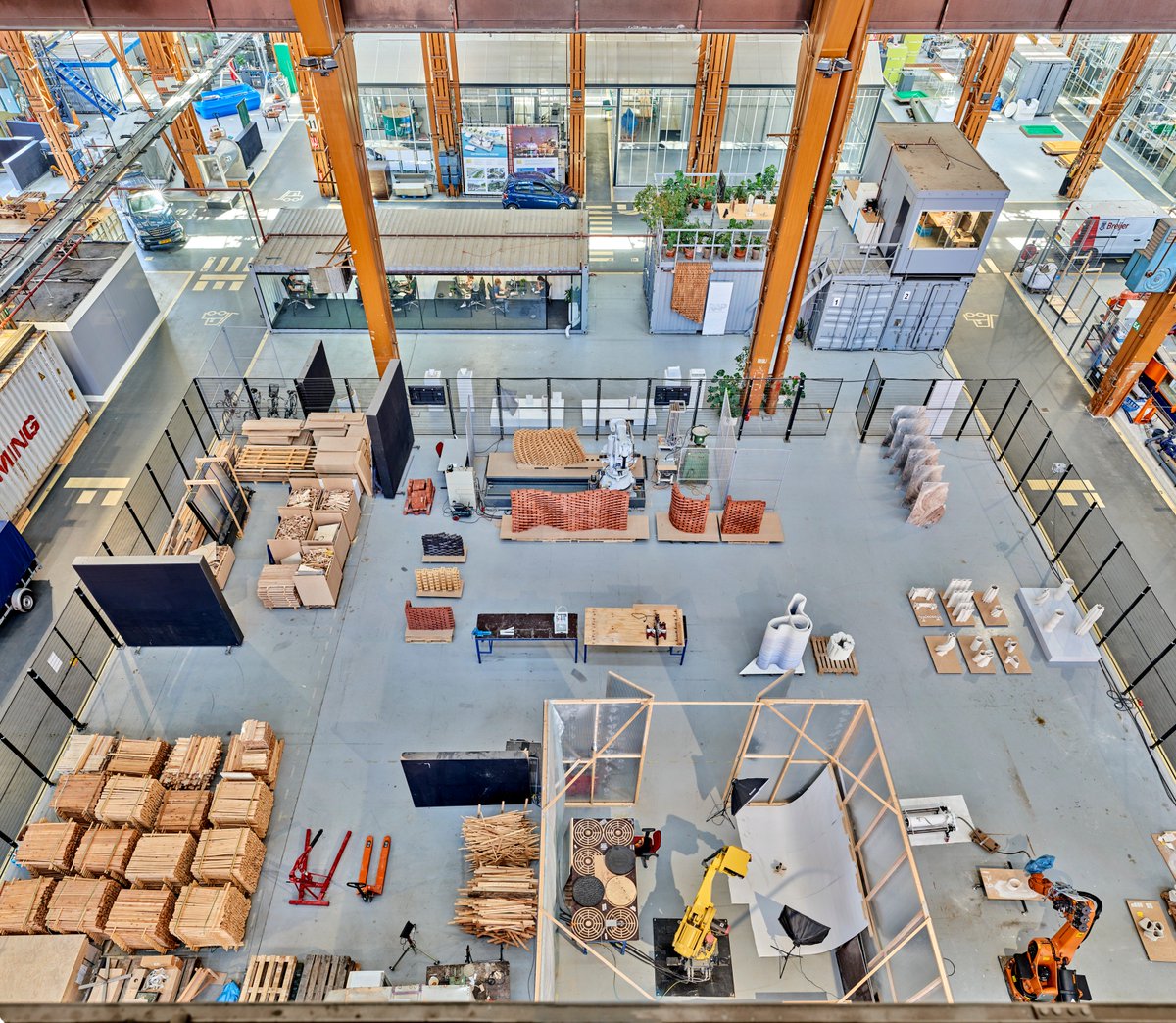 _studiorap's tweet photo. As pioneers in architecture, we combine the power of computational design with innovative digital fabrication methods. We explore innovative technology and try to improve the way we design and realise the built environment.
#new #photos #StudioRAP #robotworkshop #RDM #pimtop https://t.co/G5UuNIRLMB