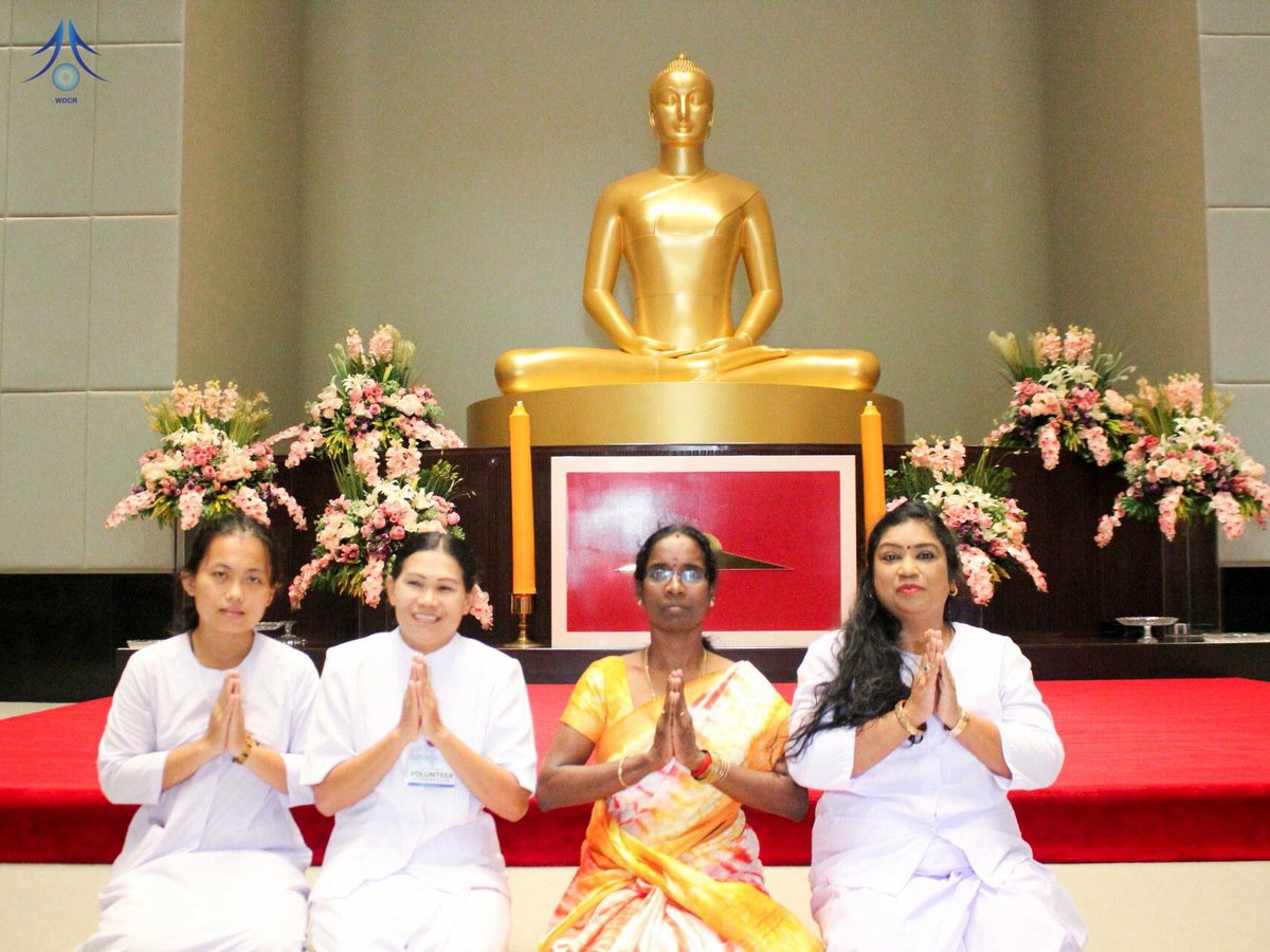 wdcreception's tweet photo. ด็อกเตอร P.Jeyantmi เป็นชาวอินเดียที่ทำงานให้กับรัฐบาล มาเยี่ยมชม #วัดพระธรรมกาย เป็นครั้งแรก เนื่องจากมีประชุมที่สถาบัน AIT มหาวิทยาลัยธรรมศาสตร์ จึงมีเจ้าหน้าที่จากสถานบัน AIT แนะนำให้มา 

      Dr.P.Jeyantmi กล่าวว่าประทับใจมาก ได้รับความสบายใจและผ่อนคลายจากการชมวัดในวันนี้ https://t.co/TXetmkL7db