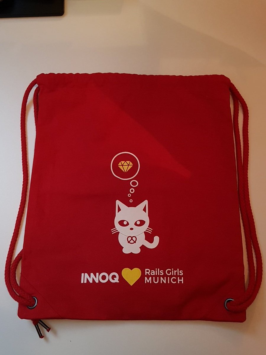 Thanks @nerdbabe and <a href="/RailsGirls_MUC/">Rails Girls Munich</a> ❤️
So happy about my new bag 😍
<a href="/INNOQ/">INNOQ</a> what a great design!