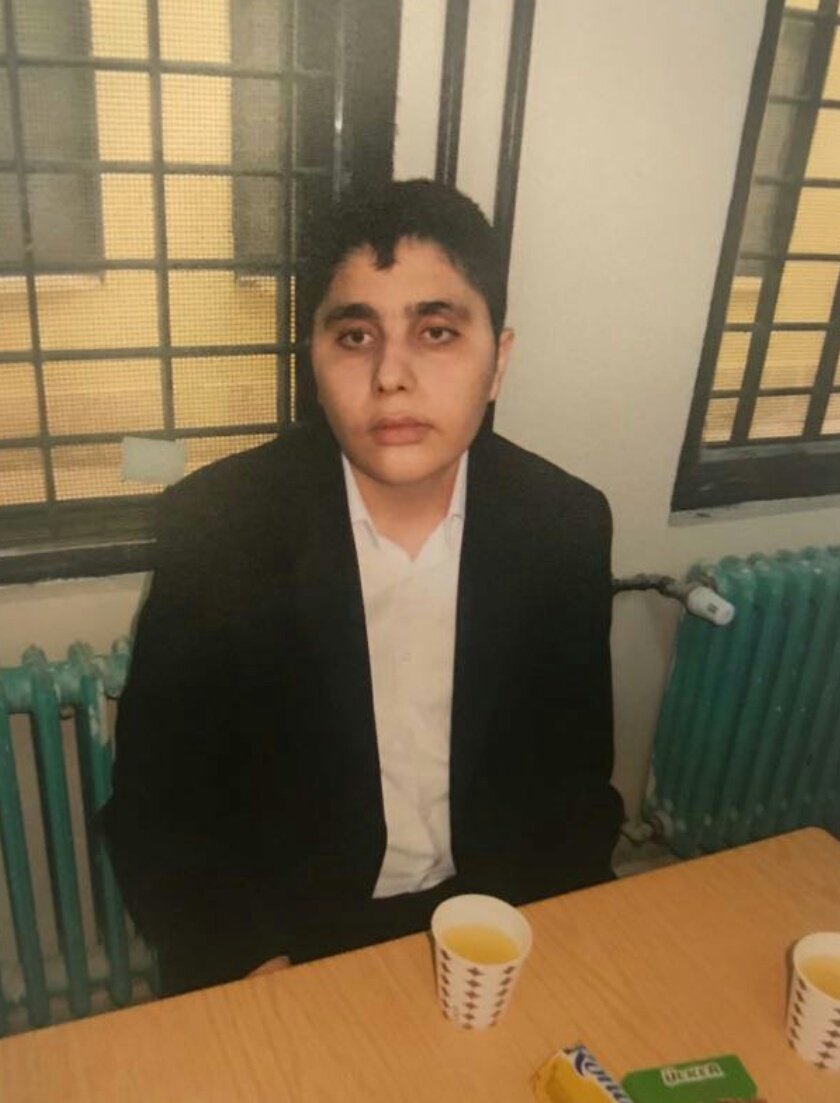 BerlinYeniMedya's tweet photo. Cüneyt Arat

Engelli Gazeteci

Hukuksuz bir şekilde cezaevine girdi

Cezaevinde kendisinin okuyacabileceği kabartma yazılı kitapları verilmiyor.

Zor şartlar altında yaşamını sürdürüyor

#3AralıkDünyaEngellilerGünü n kutlu olsun @cuneytarat06

@adalet_bakanlik
@abdulhamitgul https://t.co/gsmdBehHcC