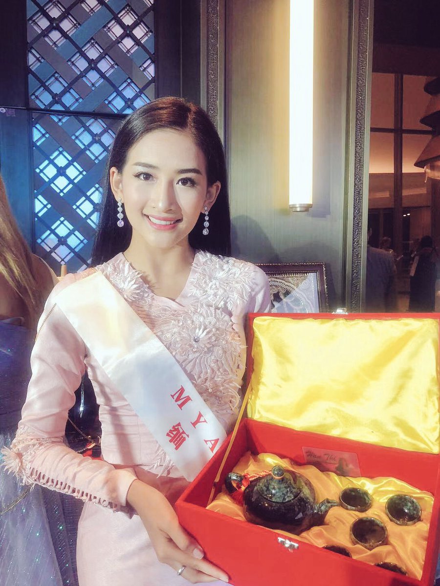 MWMyanmar's tweet photo. 𝔐𝔶 𝔫𝔞𝔱𝔦𝔬𝔫𝔞𝔩 𝔤𝔦𝔣𝔱 𝔣𝔬𝔯 𝔱𝔥𝔢 𝔠𝔥𝔞𝔯𝔦𝔱𝔶 𝔤𝔞𝔩𝔞 𝔡𝔦𝔫𝔫𝔢𝔯 &amp; 𝔞𝔲𝔠𝔱𝔦𝔬𝔫. #jade #missworld #mw2018 #mwo #mw2018sanya #missworldmyanmar2018 https://t.co/0gQh6VHUPV