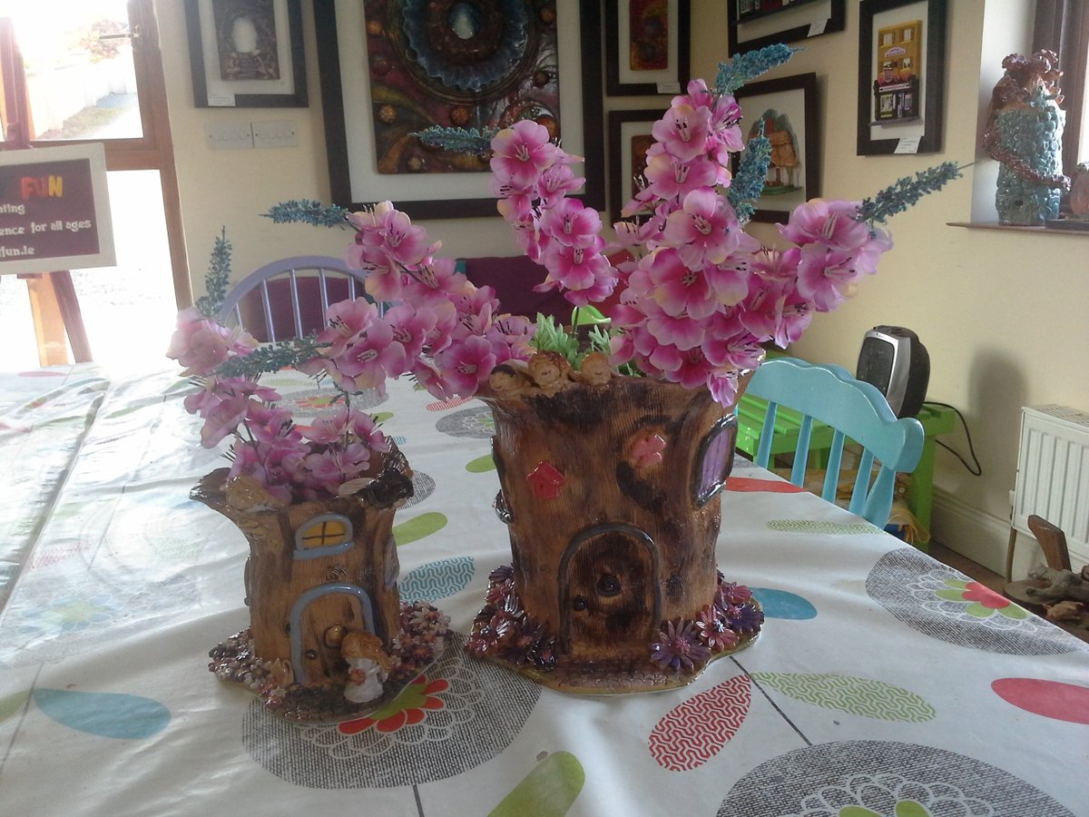 clay_fun's tweet image. here are a couple of tree vases made in the adult class on Monday evenings..
there are only 2 more classes to go before the holidays..
#getcreativeinkillarney #ceramicclasses #clay #potteryforadults #relaxandunwind
