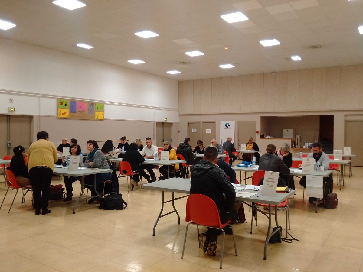 pycatherine's tweet photo. En direct du #jobdatingIAE #poleemploi Courbessac au coeur d un quartier prioritaire https://t.co/1URTXqIF9j