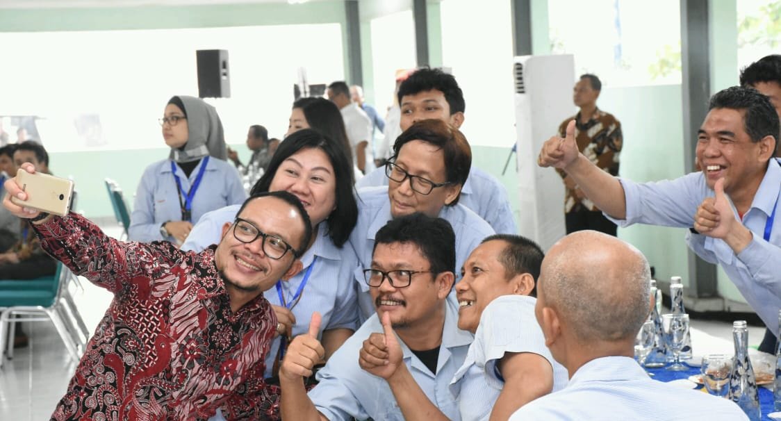 Kedua, Penyiapan regulasi bidang hubungan industrial yang adaptif terhadap perubahan ekonomi digital. Ketiga, Penyiapan Aparatur Sipil Negara yang tanggap dan inovatif dalam merespon perubahan struktur ketenagakerjaan di era ekonomi digital.