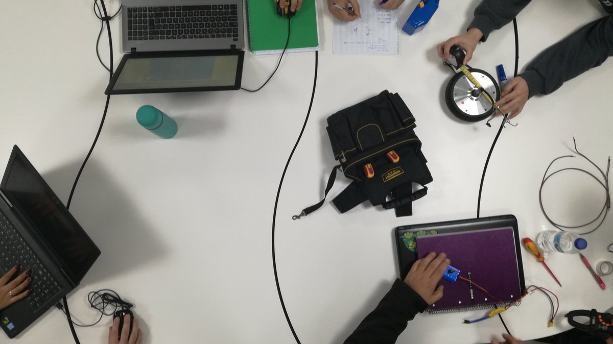 en #karrokit cada uno tiene su función y todos son importantes #emprendimiento <a href="/iestomvalmadrid/">IES Tomas y Valiente</a>