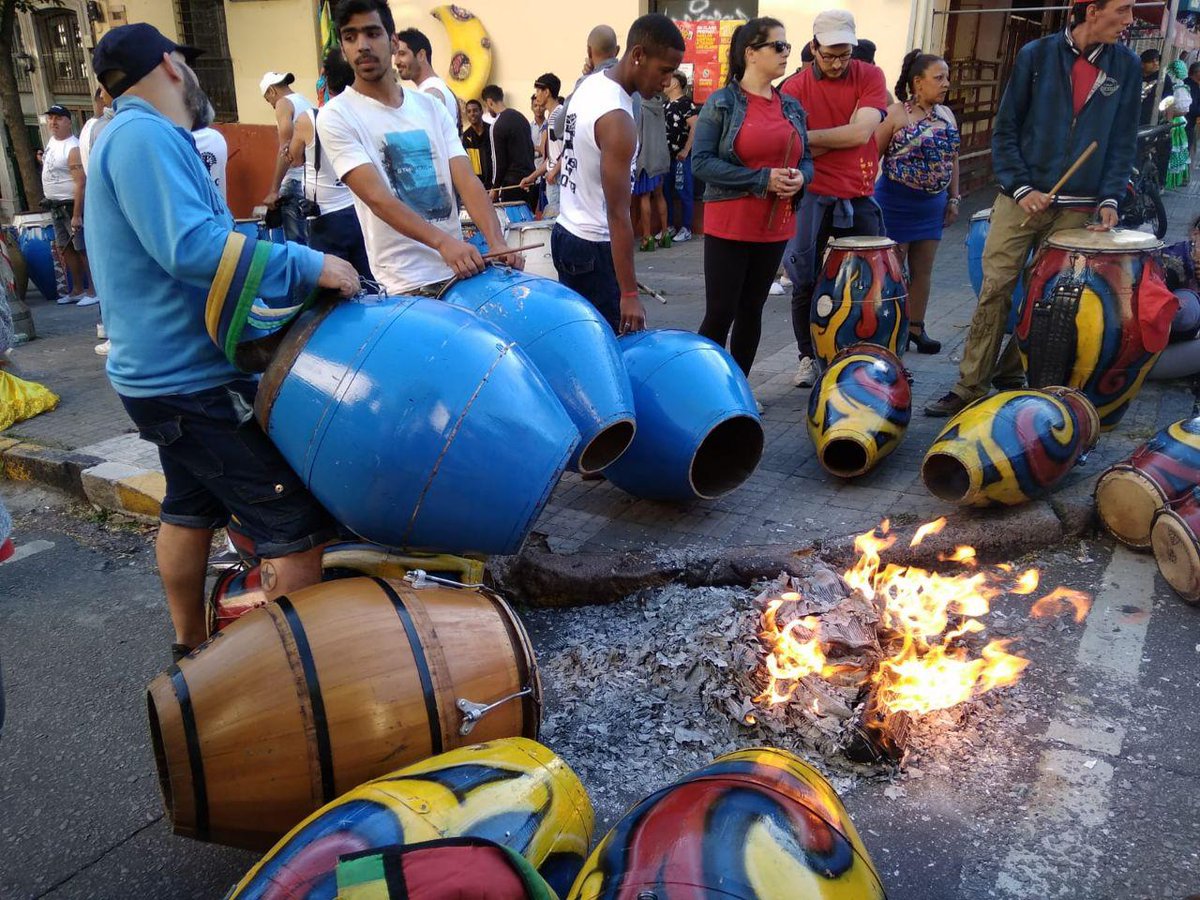 Sputnik_Insight's tweet image. Uruguayan comparsas (carnival groups with singers, musicians and dancers) perform in Montevideo on National #Candombe Day, which celebrates Afro-Uruguayan culture and racial equality. Photos by Patricia Ávila Dossetti #Uruguay