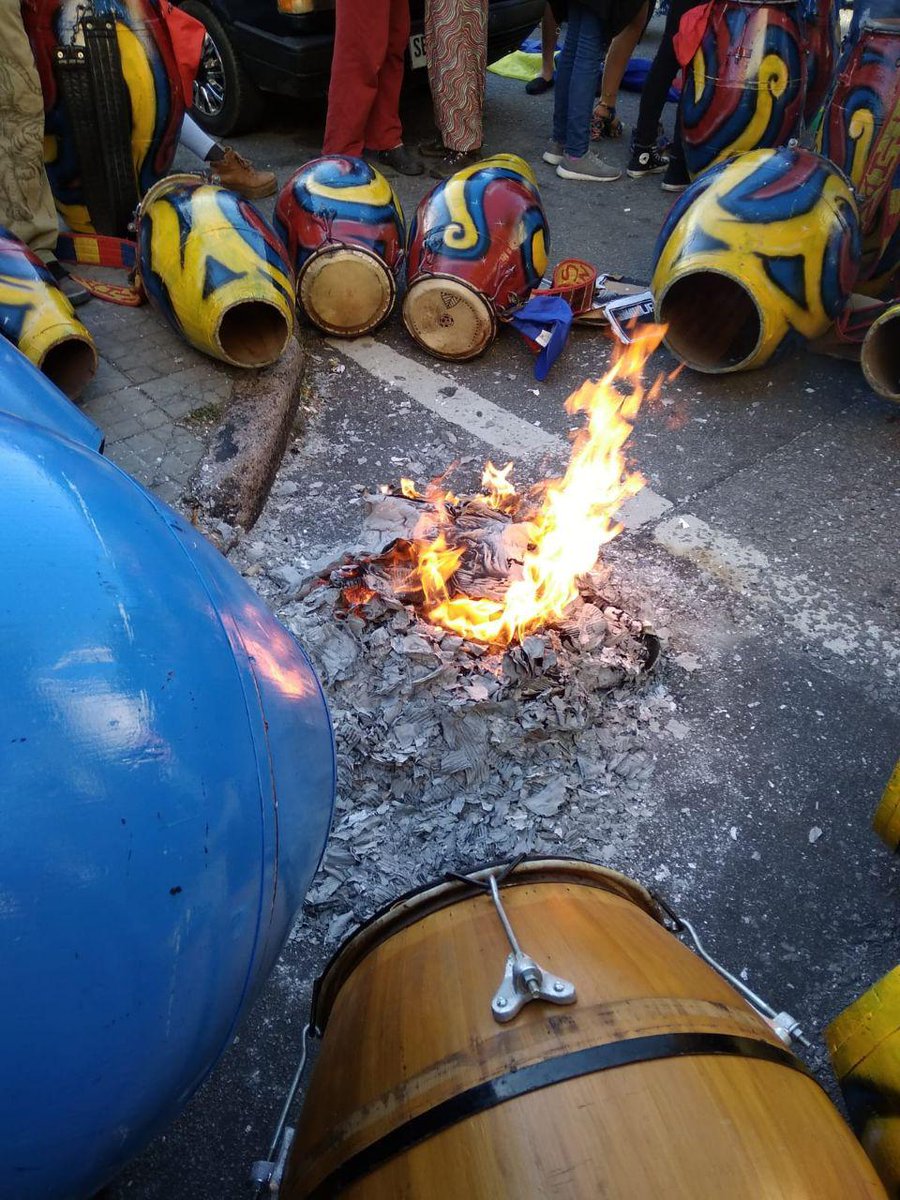 Sputnik_Insight's tweet image. Uruguayan comparsas (carnival groups with singers, musicians and dancers) perform in Montevideo on National #Candombe Day, which celebrates Afro-Uruguayan culture and racial equality. Photos by Patricia Ávila Dossetti #Uruguay