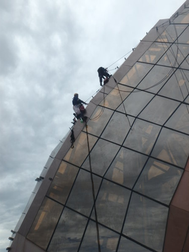 SkyridersZA's tweet photo. We showcased the flexibility of our #RopeAccess solutions at a recent waterproofing contract on a 19-storey hotel building, in Lusaka, Zambia for a major hotel group. #2018Projects Read more: https://t.co/8KRr2NLwUy https://t.co/2qMeUnfczH