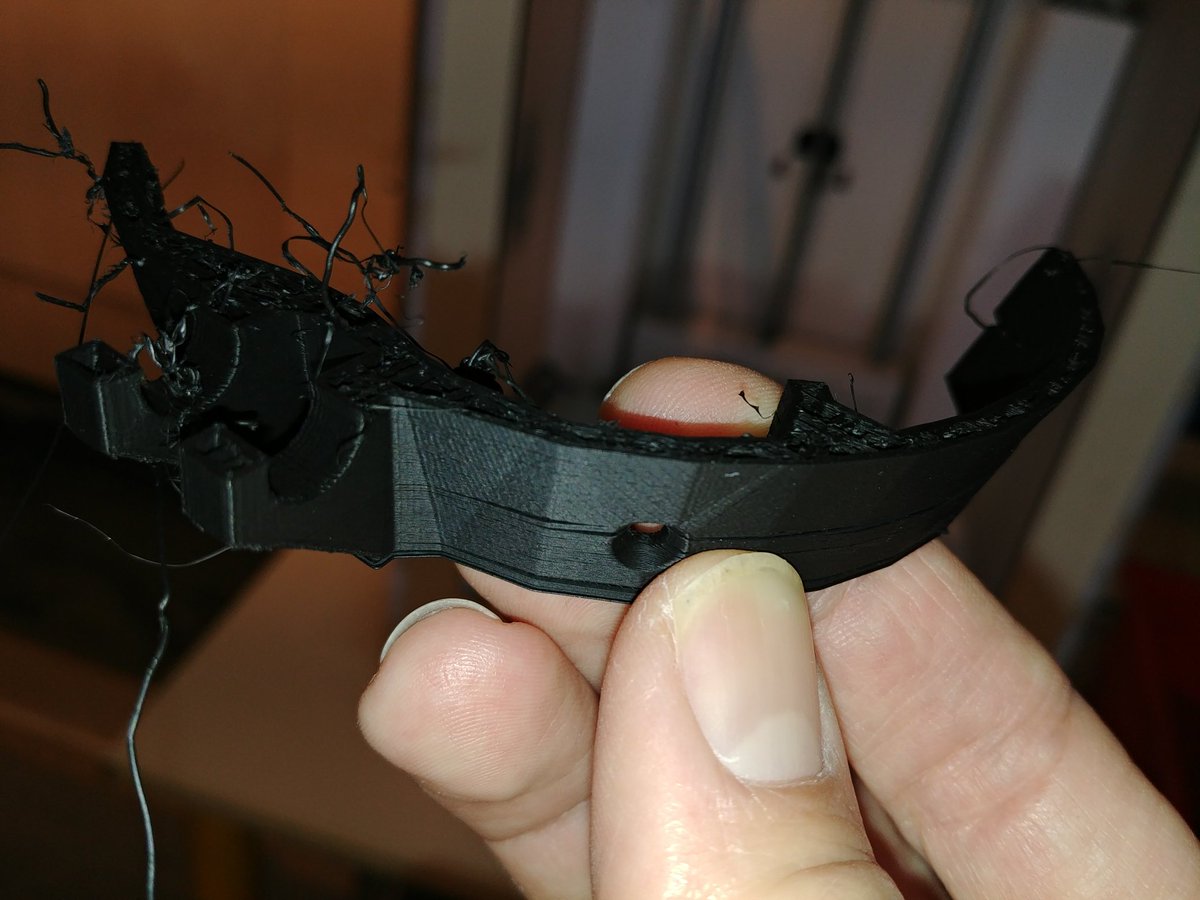 inmoovbrest's tweet image. Même après des dizaines et des dizaines de pièces imprimées, ça peut encore arriver... #Lundi  #inmoov @UBO_OpenFactory