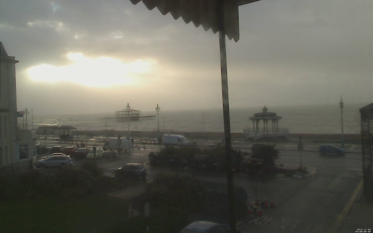 #Brighton webcam at 2018-12-03 09:00