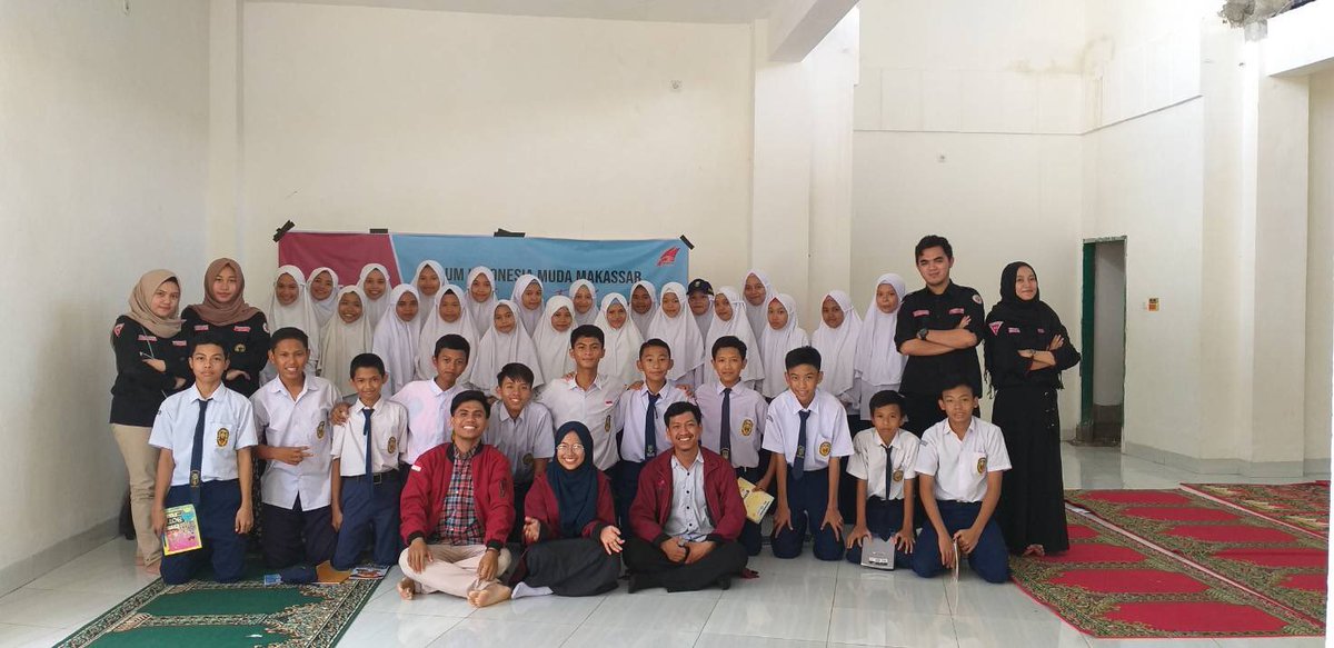 TbmCalcaneus's tweet photo. [Telah Berlangsung] : 
Sosialisasi Bahaya Narkoba terhadap Generasi Muda di SMP Muhammadiyah Limbung dalam kegiatan FIM Goes to School yang bekerjasama dengan TBM Calcaneus.

Dengan Persaudaraan, Demi Kemanusiaan
Jayalah TBM🔻 https://t.co/RfanNlXQDq