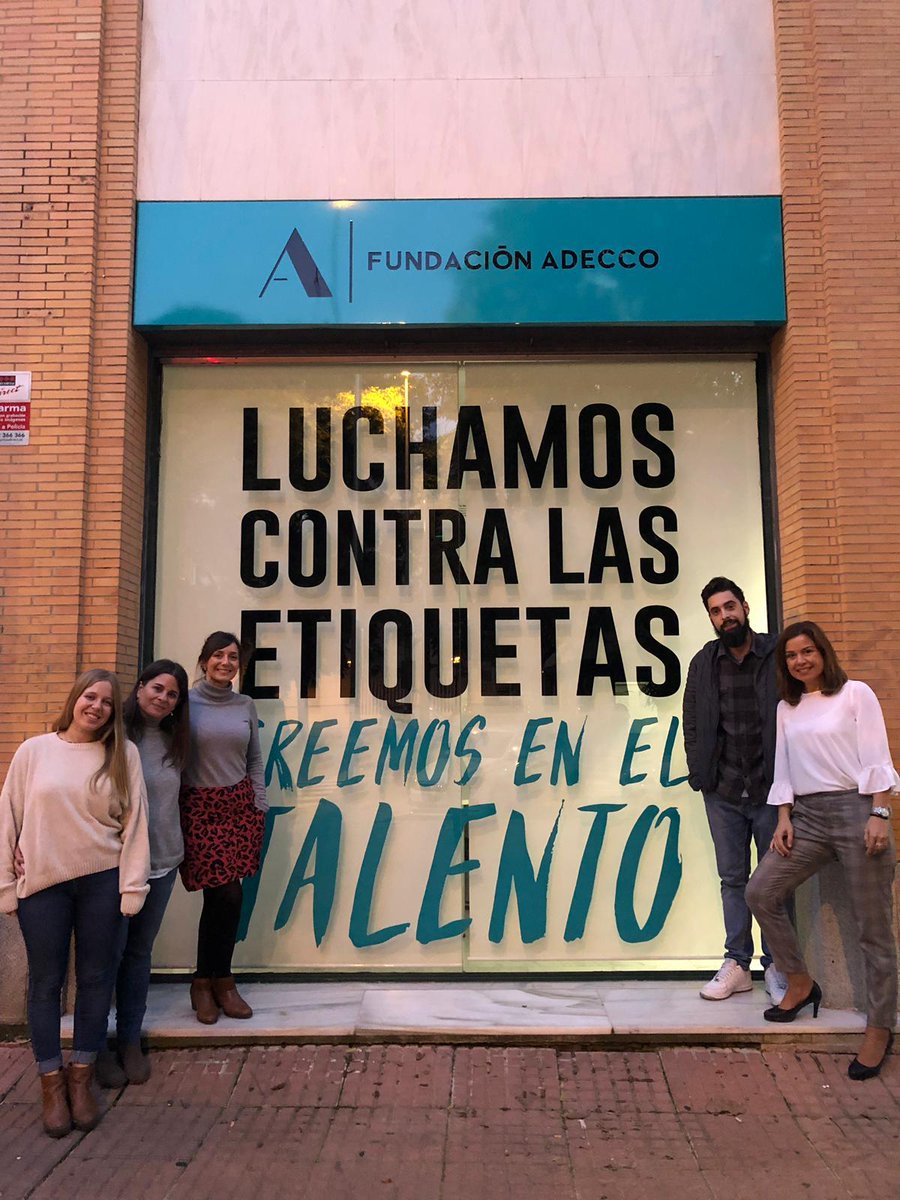 Iglesias_mquez's tweet photo. En Sevilla Escuela de abuelos Plan Familia. Desarrollamos la autonomía y fortalecemos vínculos positivos a través de la música. Crecemos aprendiendo. @GabyRogriguezGi #discapacidad #capacidad #apoyos #empleoparatodos  #formacionparalavida #diversidad @fund_adecco https://t.co/BqpOcLU4el