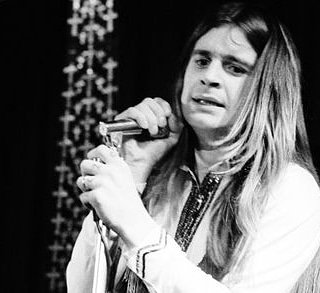 CamidelRock's tweet photo. Avui, es dia que celebram Queen, hem de felicitar a Ozzy Osbourne, que compleix 70 anys, que amb Black Sabbath influencià es primers àlbums de Ses Majestats #OzzyOsbourne #BlackSabbath #LetsRock https://t.co/2Z3vv1ajd6