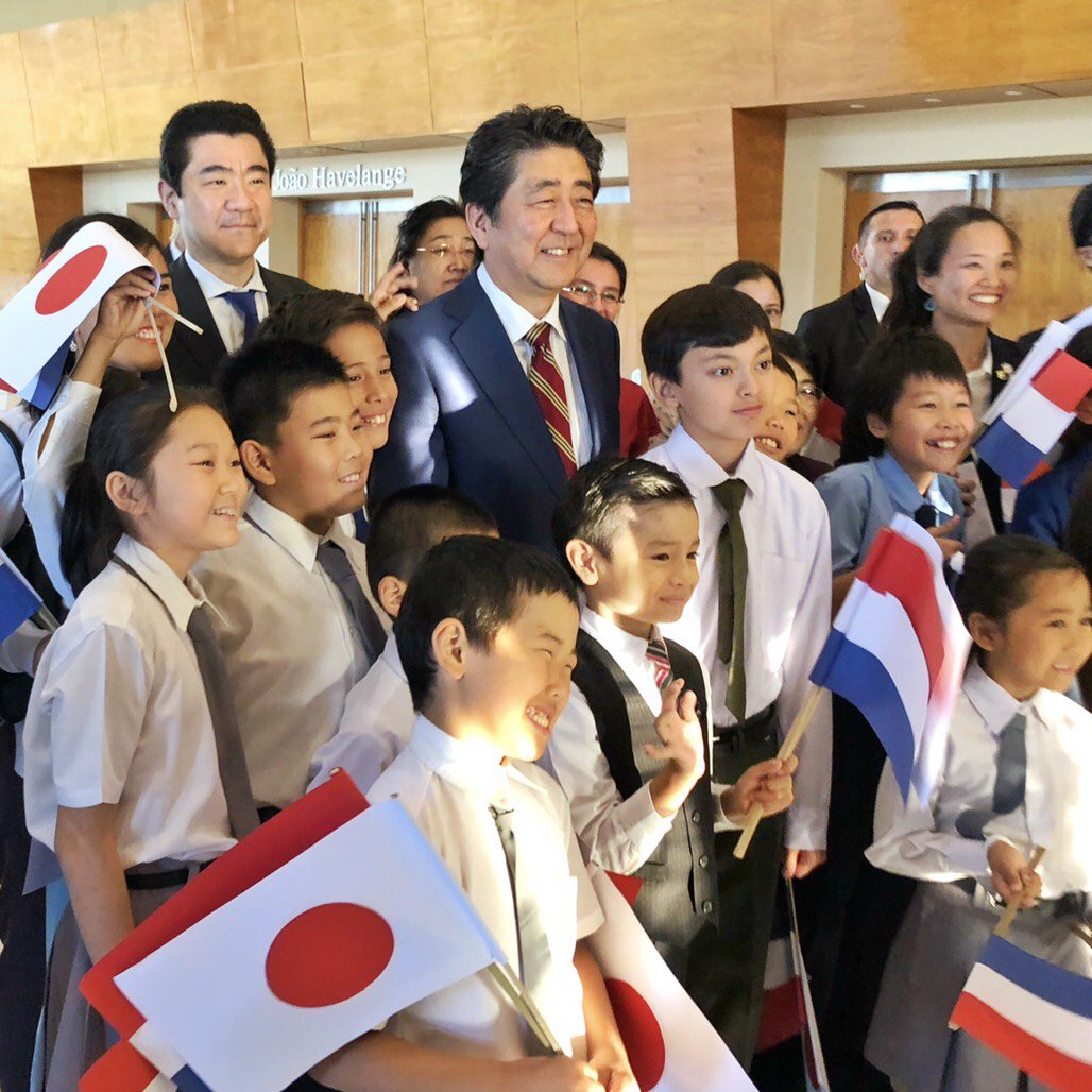 Uzivatel 首相官邸 Na Twitteru Sns更新 81名の移住者から始まったパラグアイの日系人社会は 大きな経済的な成功を成し遂げ 1万人を超えています 日本の総理大臣として初めてのパラグアイ訪問にあたり 子供たちが笑顔で出迎えてくれました メッセージの