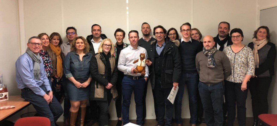 C'est à #Metz que nous retrouvons #Codey, un de nos ambassadeurs <a href="/SalesforceFR/">Salesforce France</a>, qui accompagnait <a href="/RodolfoTonti/">Rodolfo TONTI</a> et <a href="/annebecart/">annebecart</a> lors d'une réunion 4PA. Pour nos Agents <a href="/AXAFrance/">AXA France</a> : "Wave analytics sera top pour piloter nos actions". 🔝