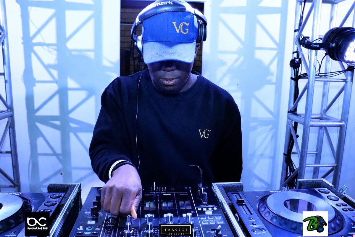 KDMhlanga's tweet photo. Kicking off @TouchHDOnline #BreakfastWave #WavyMixPTATakeover tomorrow from 09:30am till 10am with @Dj_FistosValley who is originally from Venda based in PTA & is the resident DJ at House 22 in Pretoria.
๐ธ @TheArtGraphie https://t.co/aPivA7Atjj