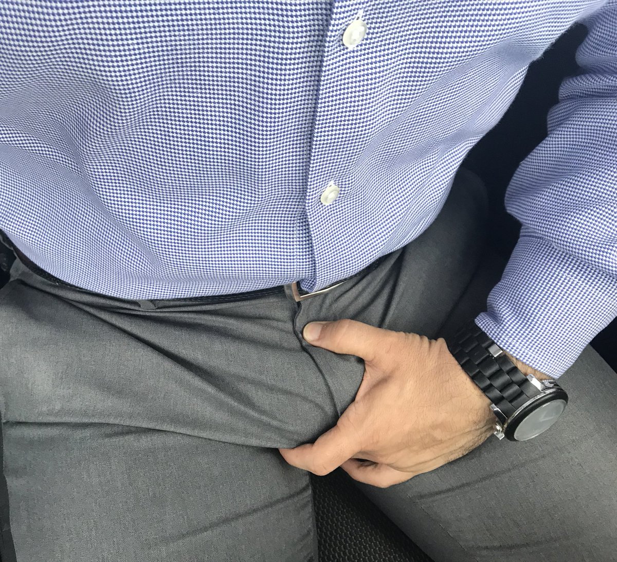 Les mando el apretón de inicio de semana! Como que con este pantalón, me aprieta los huevos, o que opinan ustedes!