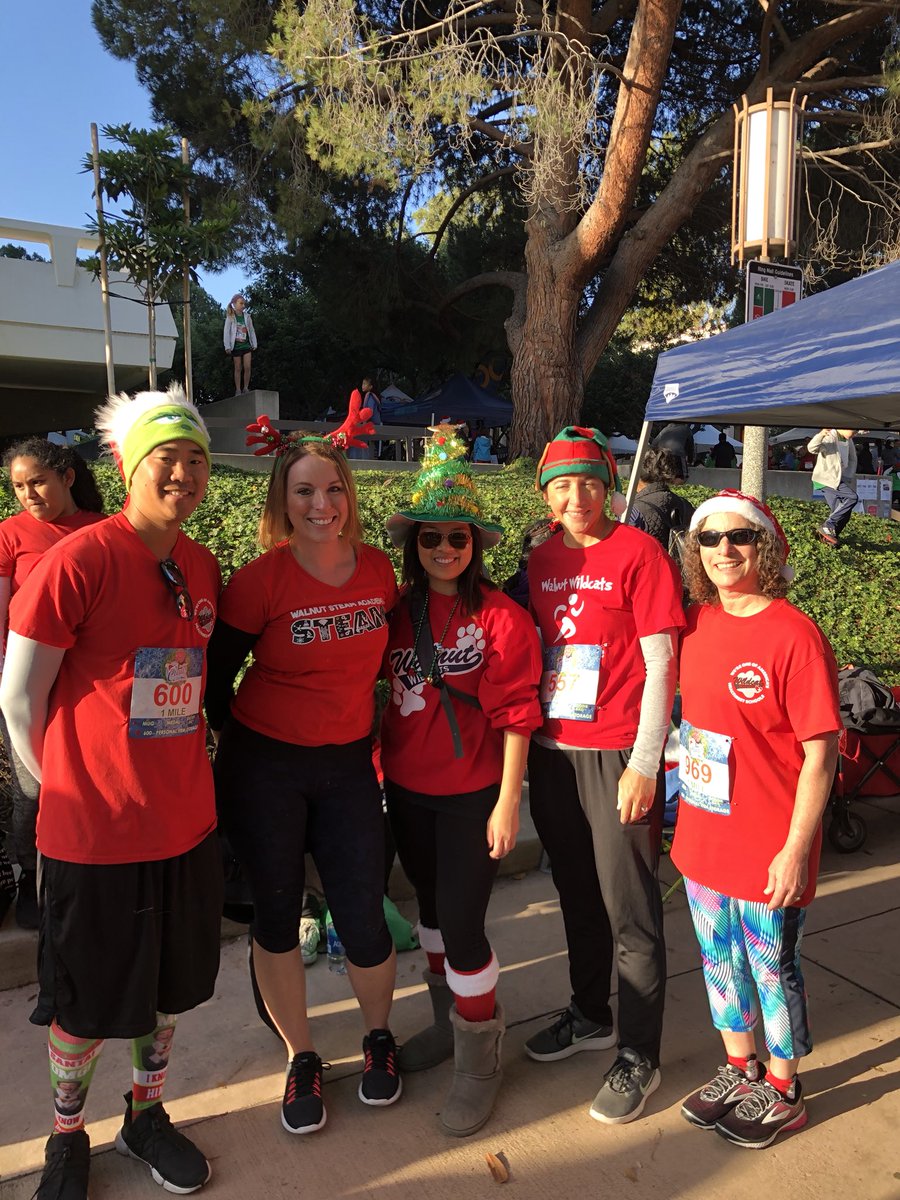 WalnutWildctsPE's tweet photo. @SteamWalnut Running For A Claus at UC Irvine βοΈπ€ΆβοΈπ
βοΈ #runforaclaus #LHCSD https://t.co/2W5e1MXGmF