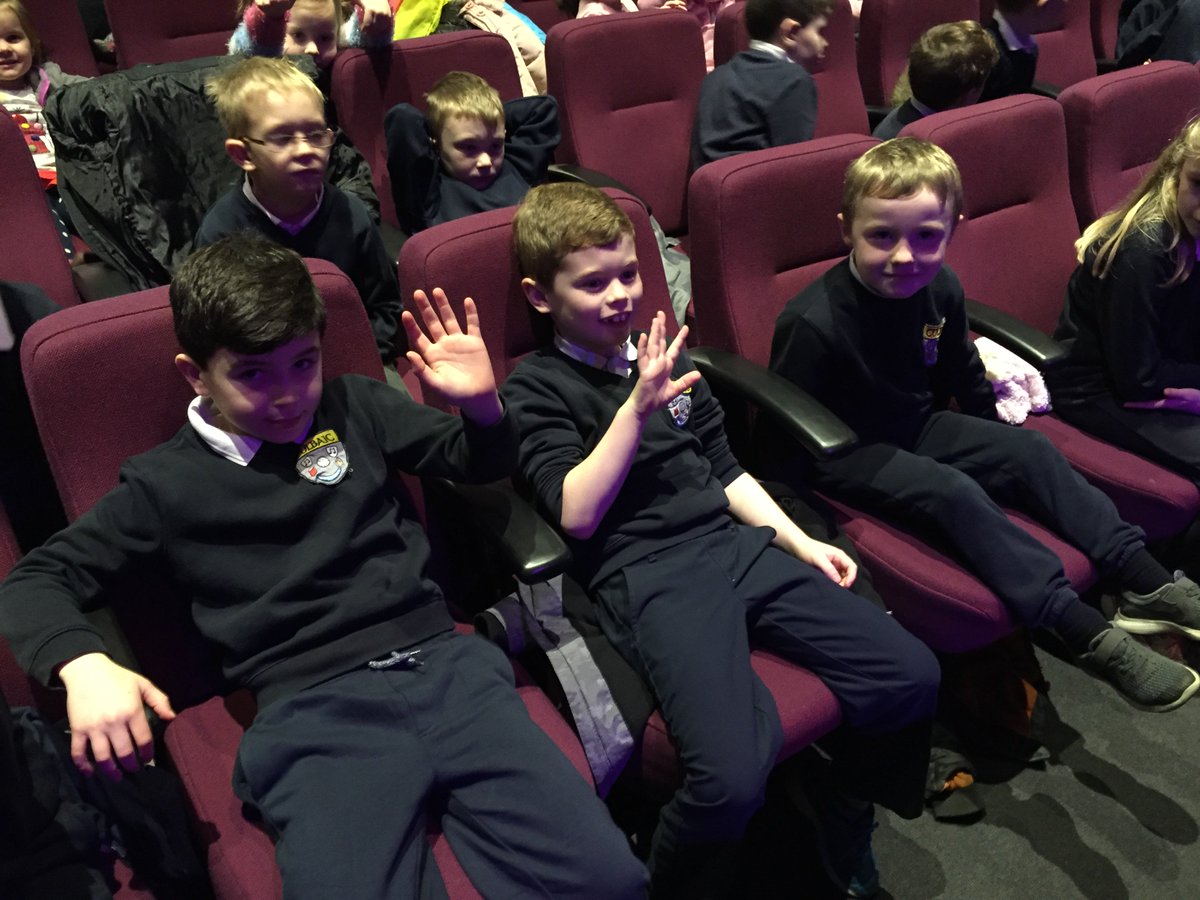 coolbockns's tweet photo. The festive season is in full swing as we made a trip to see the musical Elfie Saves Christmas in the @HawksWellSligo today. Thanks to the Talisman Theatre Company for a wonderful production! #itsbeginningtolookalotlikechristmas https://t.co/q2Gn9DXx9L