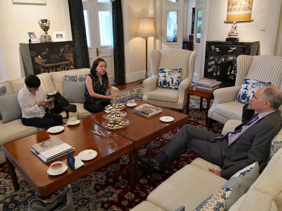 UKinSingapore's tweet image. @HCScottinSG &amp;amp; Mrs Wightman had an eye-opening conversation w/ #Bizlink&apos;s representatives on their work to support people w/ disabilities whilst challenging stereotypes &amp;amp; encouraging closer interaction btwn abled &amp;amp; disabled people. #IDPD2018