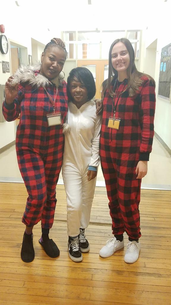 TMAtalks's tweet photo. Happy Monday! Who doesn't love pajamas?!? #pajamaday #pajamadayatschool #spiritweek #spiritweek2018 https://t.co/IbFu4VncLL
