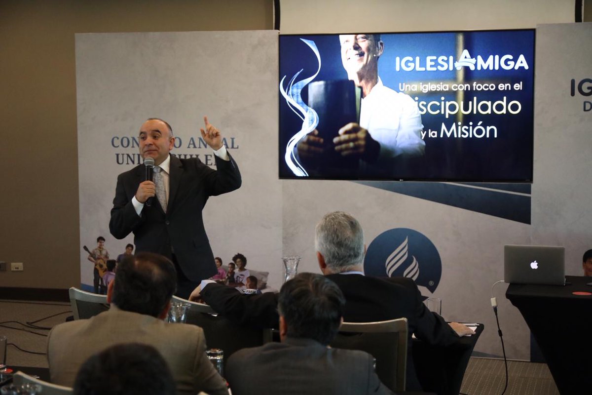 "Debemos fortalecer💪la visión👁‍🗨de la Red de #discipulado a través de:
- Grupo Pequeño de administradores y departamentales
- GPP de pastores
- GPD del pastor
- Grupos pequeños de discipulado
- Grupos pequeños generales" <a href="/praldomunoz/">Pr. Aldo Muñoz</a> en #ConcilioAnualUCh2018 #IglesiaAmiga