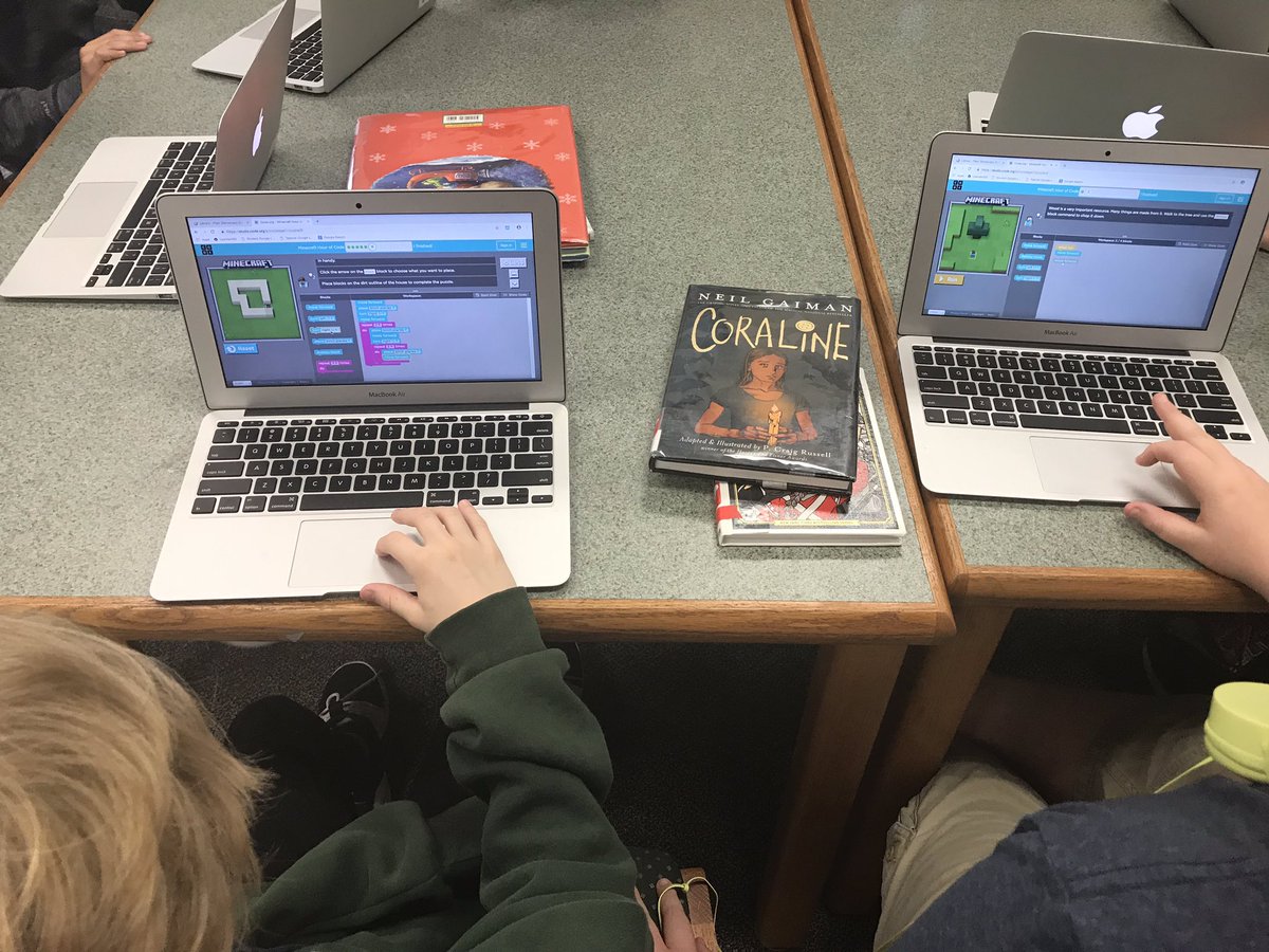 JPElibrary's tweet image. @hourofcode is happening all this week during #CSEdWeek Most engaged I’ve seen these 5th graders as they code with Minecraft, dance party and more! #LISDcodes #leanderisdlib