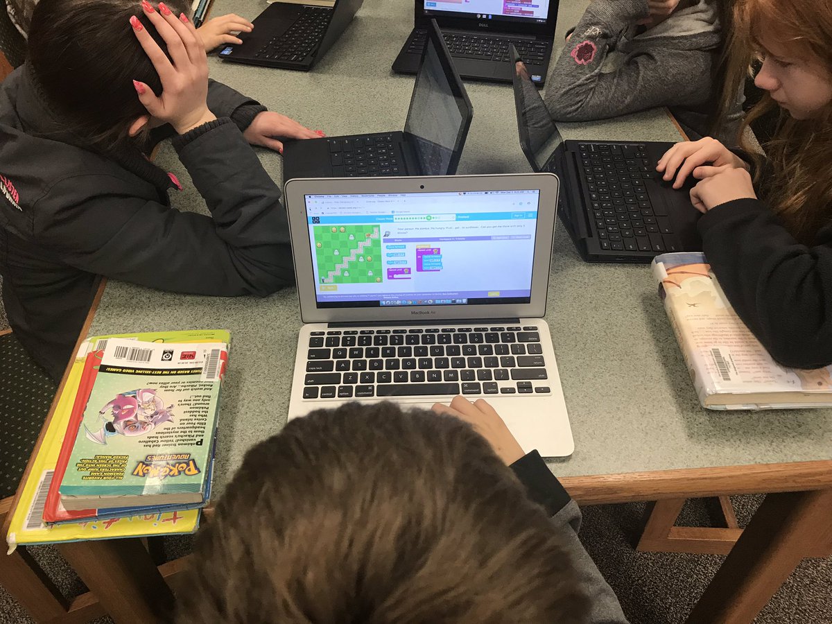 JPElibrary's tweet image. @hourofcode is happening all this week during #CSEdWeek Most engaged I’ve seen these 5th graders as they code with Minecraft, dance party and more! #LISDcodes #leanderisdlib