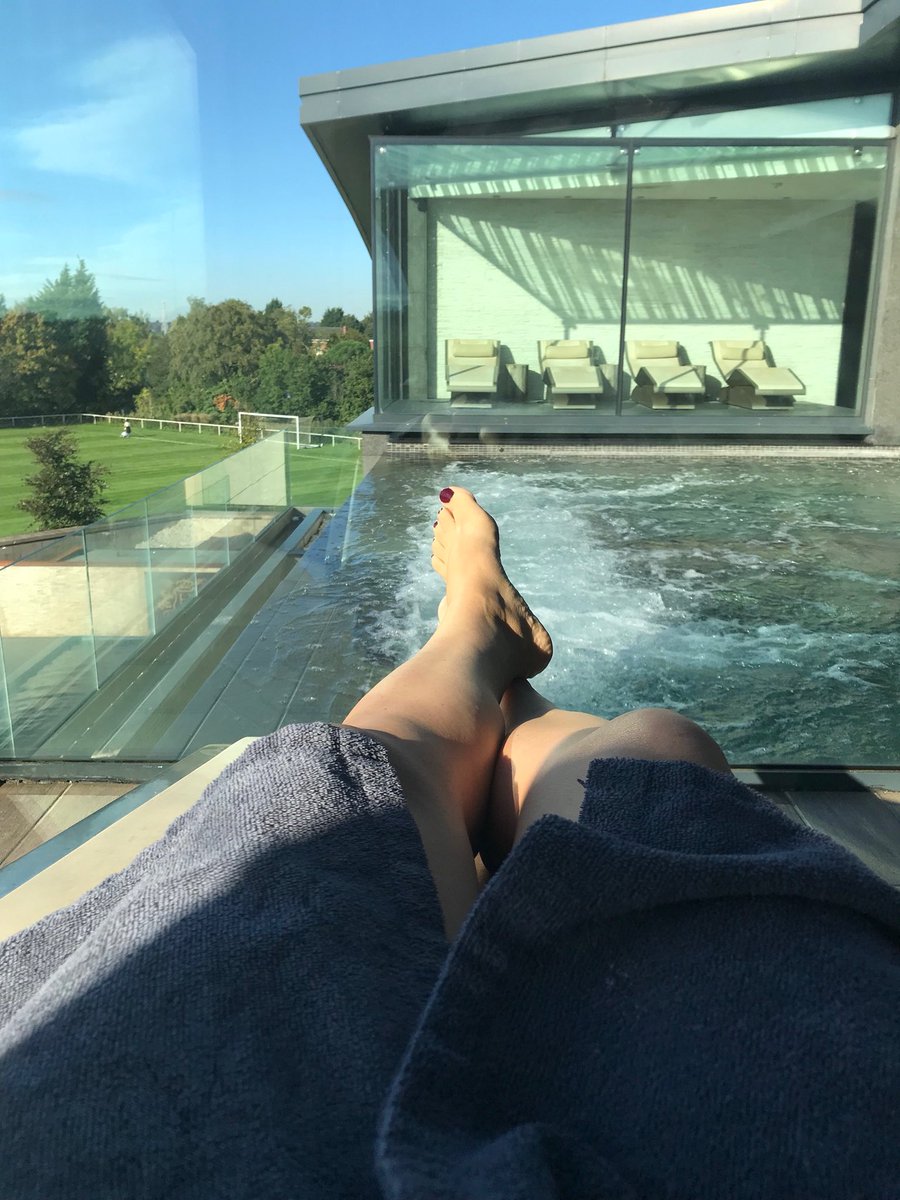 foundry_tweets's tweet photo. Some of us have been getting a bit creative with getting their miles in this weekend? Is that what you call swimming @VickyGreenCopy?

#merryfitmas #spalife #swim #row #photooftheday #halecountryclub https://t.co/qAJD1fwgrP