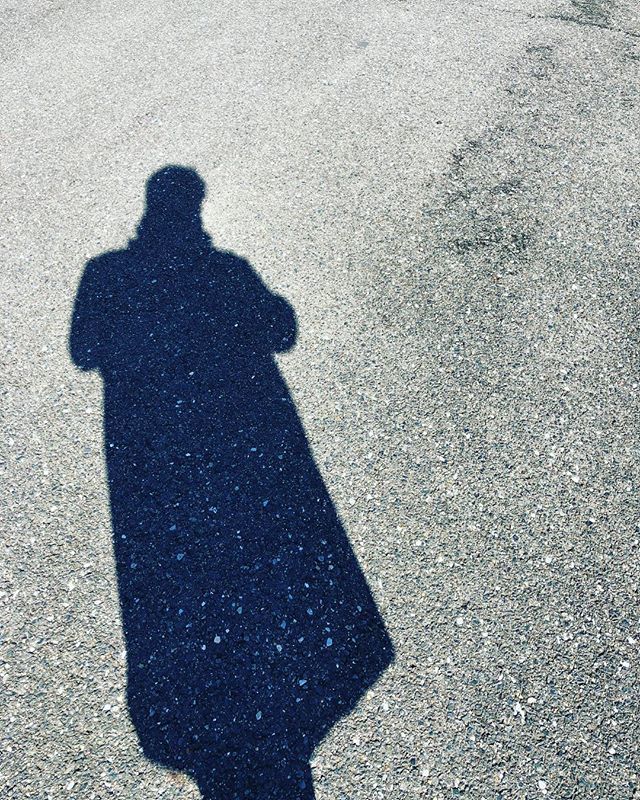ootiat's tweet photo. #shadow #selfportrait #halfcoat https://t.co/5CeJZyiPJv https://t.co/Q2nNA3dtoM