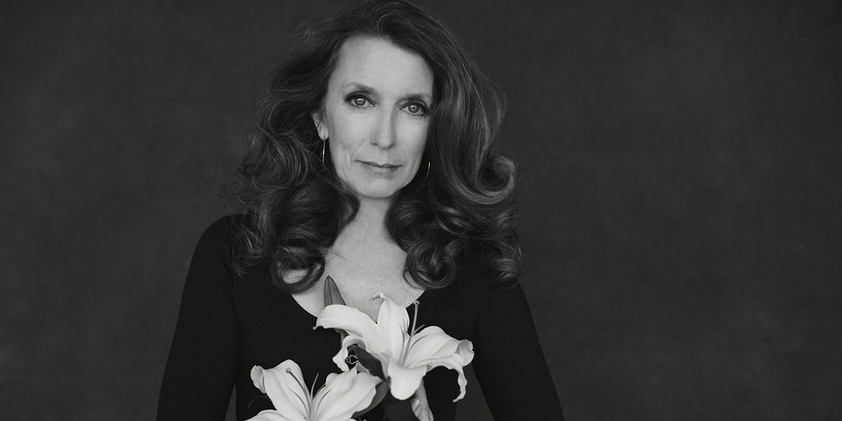 In today's show, @kathleenclemons talks about finding a way back to #photography after a career in teaching, and how discovering #lensbaby allowed her to share her unique vision oddtog.com/otp-033-kathle… #oddtogpodcast #podcast #photographer #flowers #flowerphotography