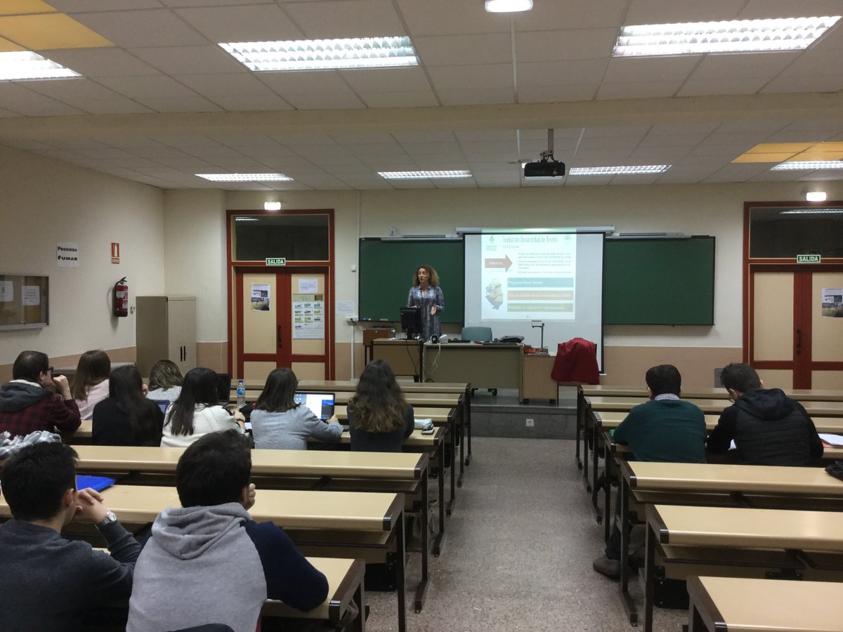 funiovi's tweet image. Hoy, en la clase de Derecho Sindical, en la Facultad de Economía y Empresa de la @uniovi_info . #ProgramaSumaTalento #foroempleouniovi