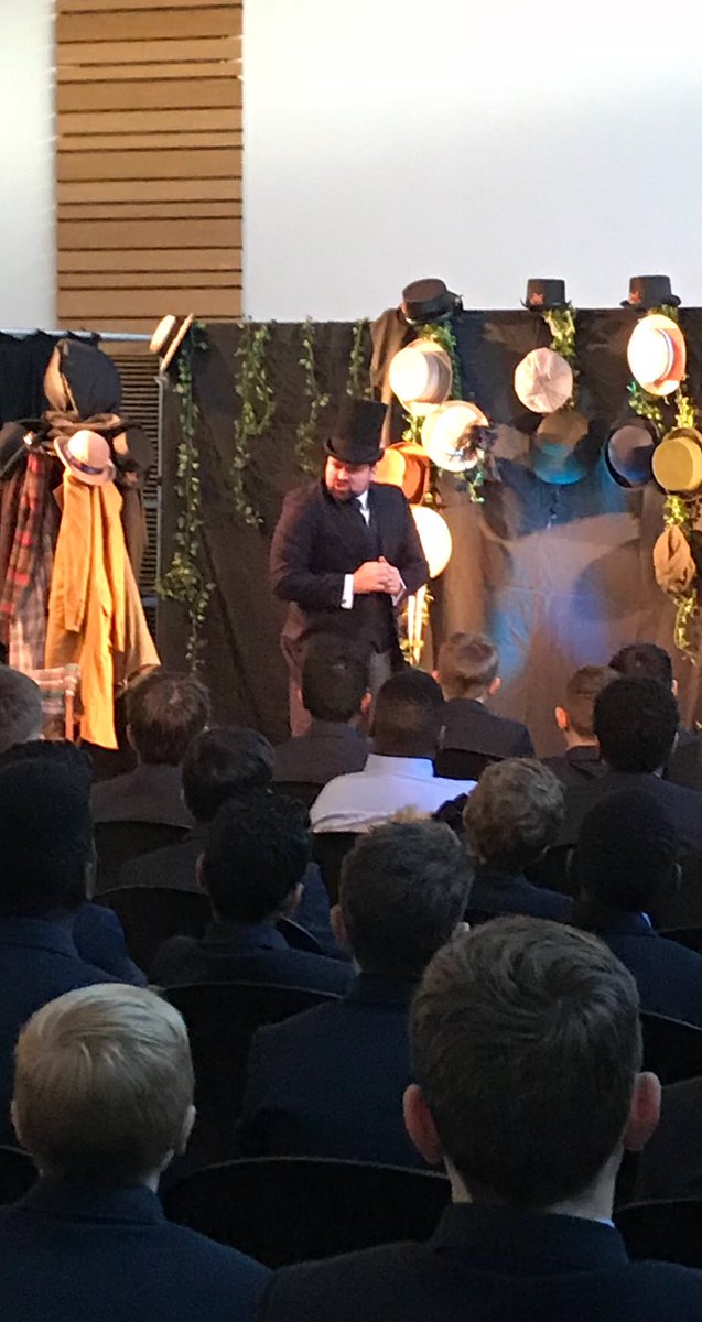 OSH_SCH's tweet image. ‘Marley was dead.’  @OSH_SCH attends a morning performance of #achristmascarol : ‘God bless us, every one!!’ #Advent2018