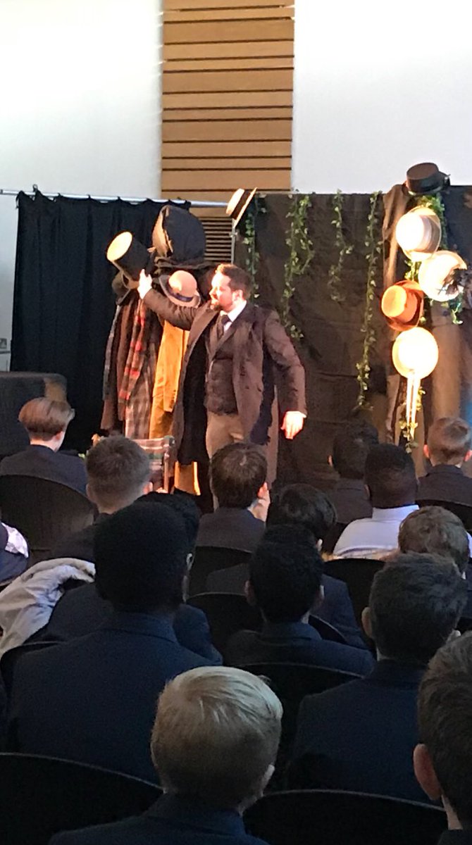 OSH_SCH's tweet image. ‘Marley was dead.’  @OSH_SCH attends a morning performance of #achristmascarol : ‘God bless us, every one!!’ #Advent2018