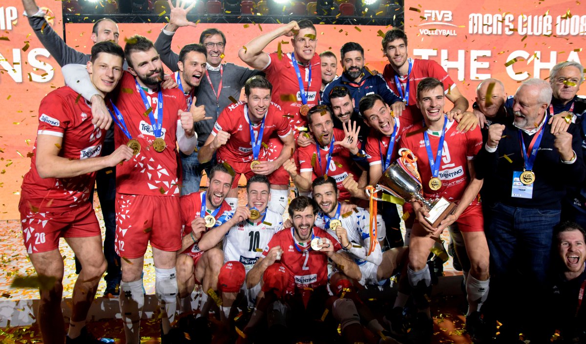 Onze Oranje-international <a href="/Maartenvg1/">Maarten van Garderen</a> heeft gisteravond GOUD 🏆 gewonnen op het WK voor clubteams. Met Trentino Volley won hij met 3-1 in de finale van Cucine Lube Civitanova. 💪 Lees hier verder ▶️ volleybal.nl/nieuws/goud-vo… #langemannen #FIVBMenCWCH #Italië #SerieA1