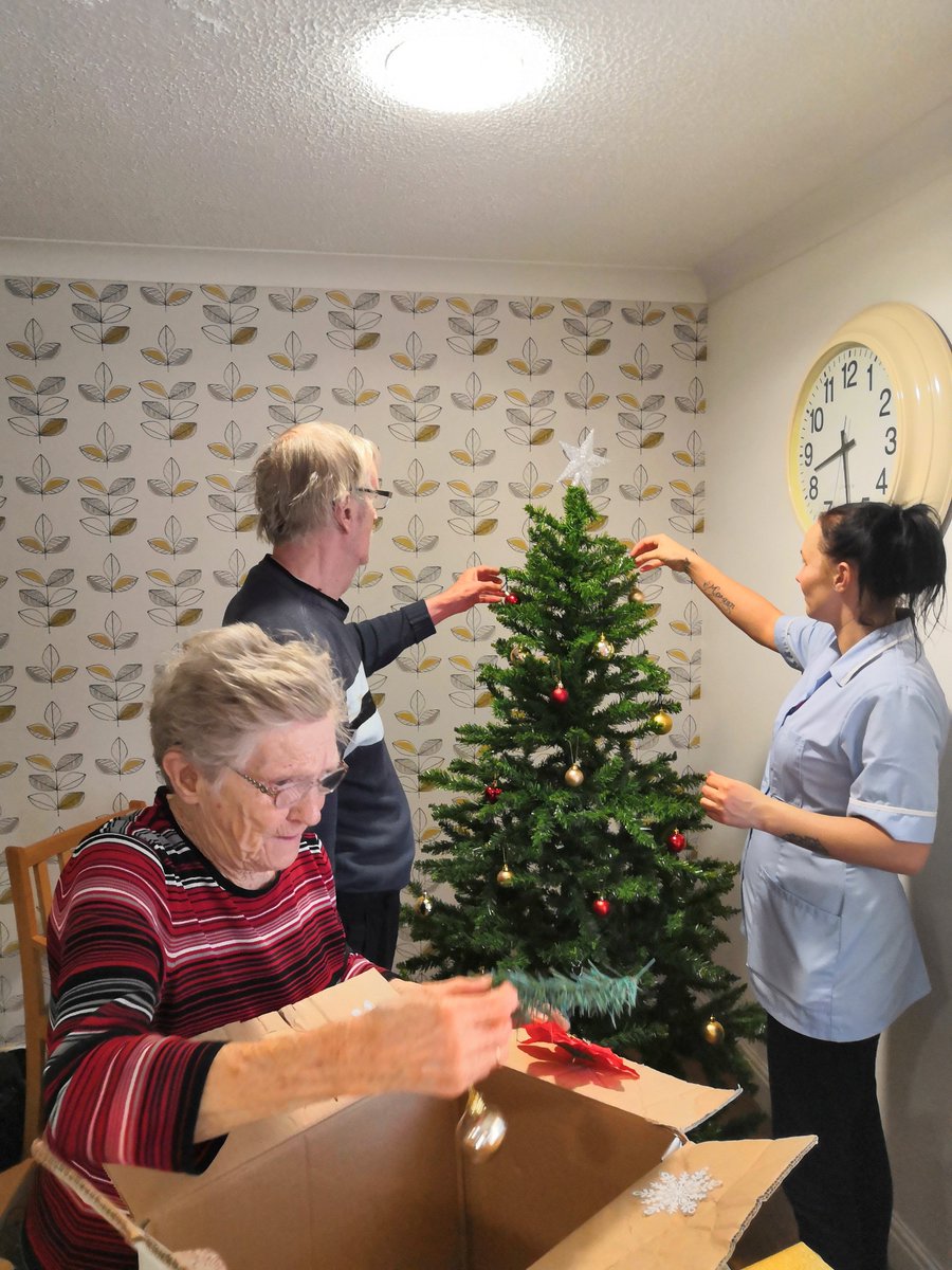 AstonbrookCare's tweet photo. Things are getting remarkably Christmassy at #HeadingleyPark Our residents had a wonderful time at the weekend decorating their home in preparation for #Christmas 🎅🎅🎅 https://t.co/7KnNXnrVw5