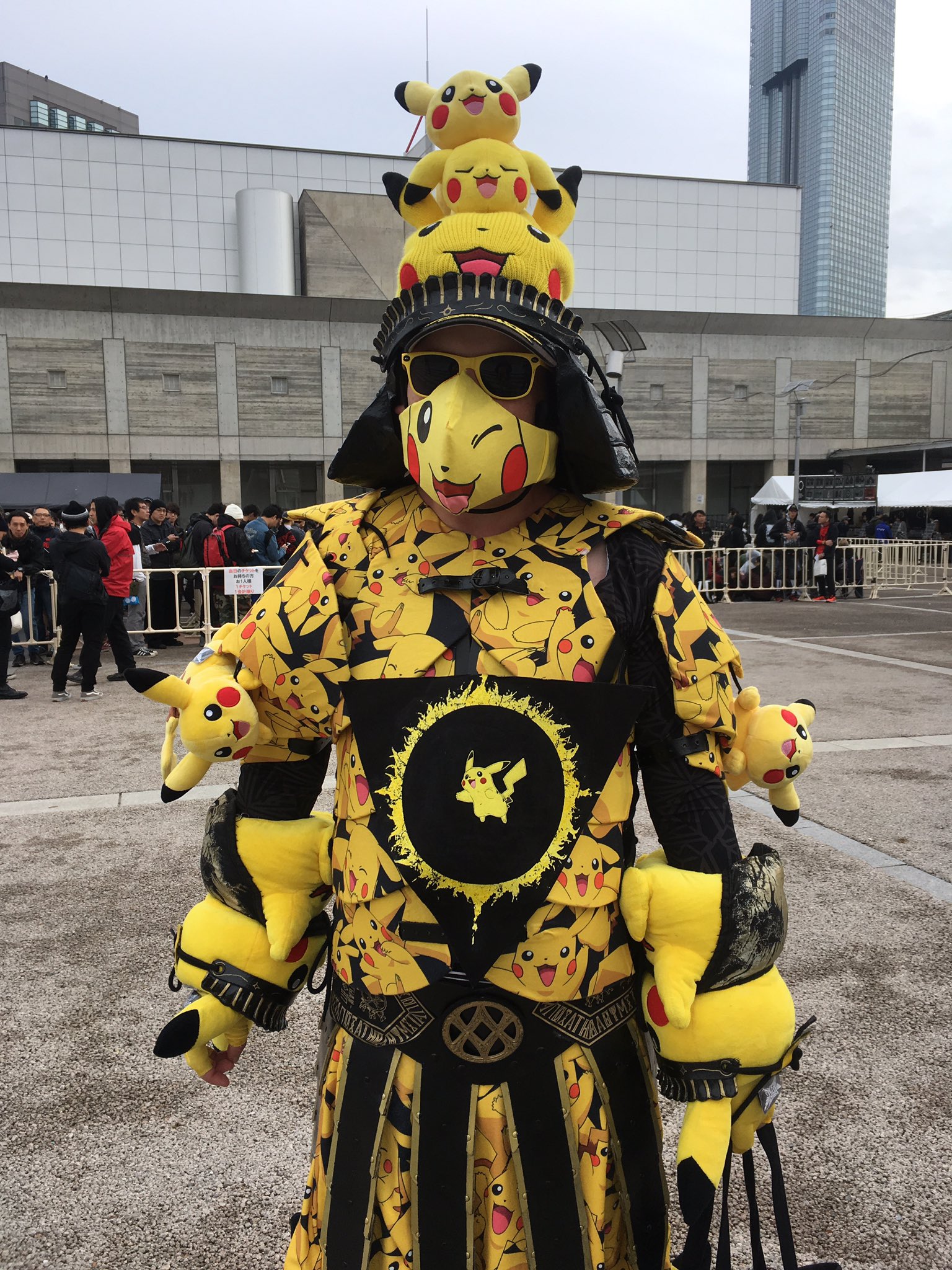 Book Babymetal朗報 ドイツのピカチュウさんとシンガポールのホテルで遭遇 シンガポールandオーストラリアと行くそうです 画像は幕張