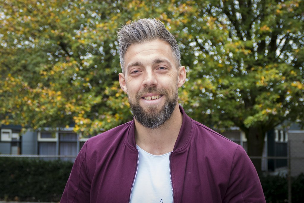 Vandaag stellen wij aan jullie voor: Jurrien van Kervinck! Jurrien is in dienst bij #Kr8tig en wordt vanuit hier voor 20 uur gedetacheerd naar MET ggz. Vanuit zijn rol als trajectbegeleider is hij regelmatig in huis bij Werk.kom. werkpuntkom.nl/nieuws/6361457…