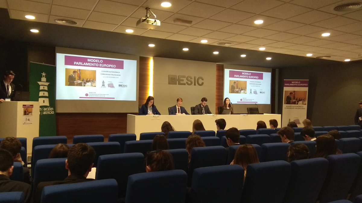 Hoy tenemos el placer de rodearnos en #ESICValencia de <a href="/MEP_Spain/">MEP_España</a>, programa educativo de debate para Alumnos y con <a href="/GrupoSorollaEdu/">Preparados para volar!</a>, apostando por la #Excelencia en la #Educación.