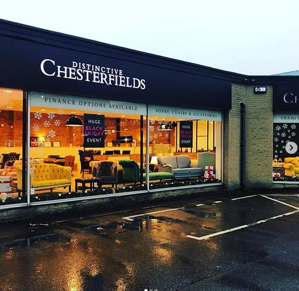 ByChesterfields's tweet photo. Cosy, cosy! Escape the bitter, wintry weather and come and visit us at our ring road showroom in Huddersfield - we're open seven days a week! #DistinctiveChesterfields #Huddersfield #Yorkshire https://t.co/KBDtbUfTg9