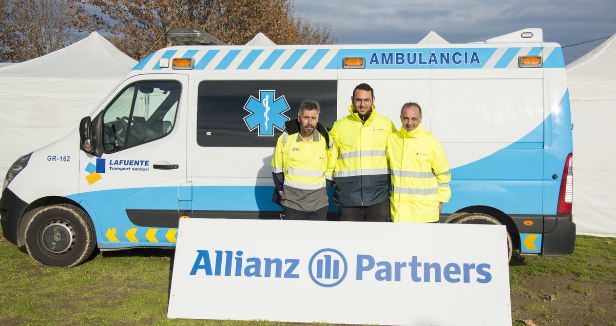 Allianz_es's tweet image. Terminado el #AllianzMotorCamp18 no podemos olvidarnos de agradecer el trabajo de todos los que lo han hecho posible! Gracias a los entrenadores, a @motocros_rufea, a los mecánicos, a los comisarios de pista, equipo audiovisual, catering, organizadores, etc!