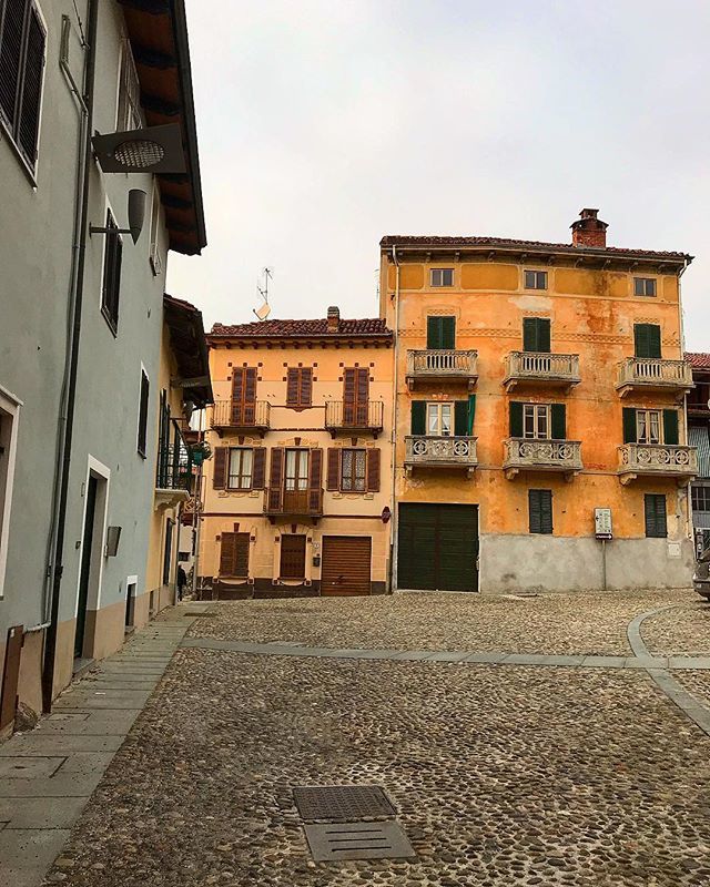 Cruising around some villages rich of history 
#igpiemonte #igitalia #igtorino #igerstorino #igerspiemonte #piemonte #torino #borghi #borghipiubelliditalia #borghiitaliani #villaggio #francescoadventures 
#onepictureadayfrancesco #inviaggioconfrancesco
#… ift.tt/2AJDFPD