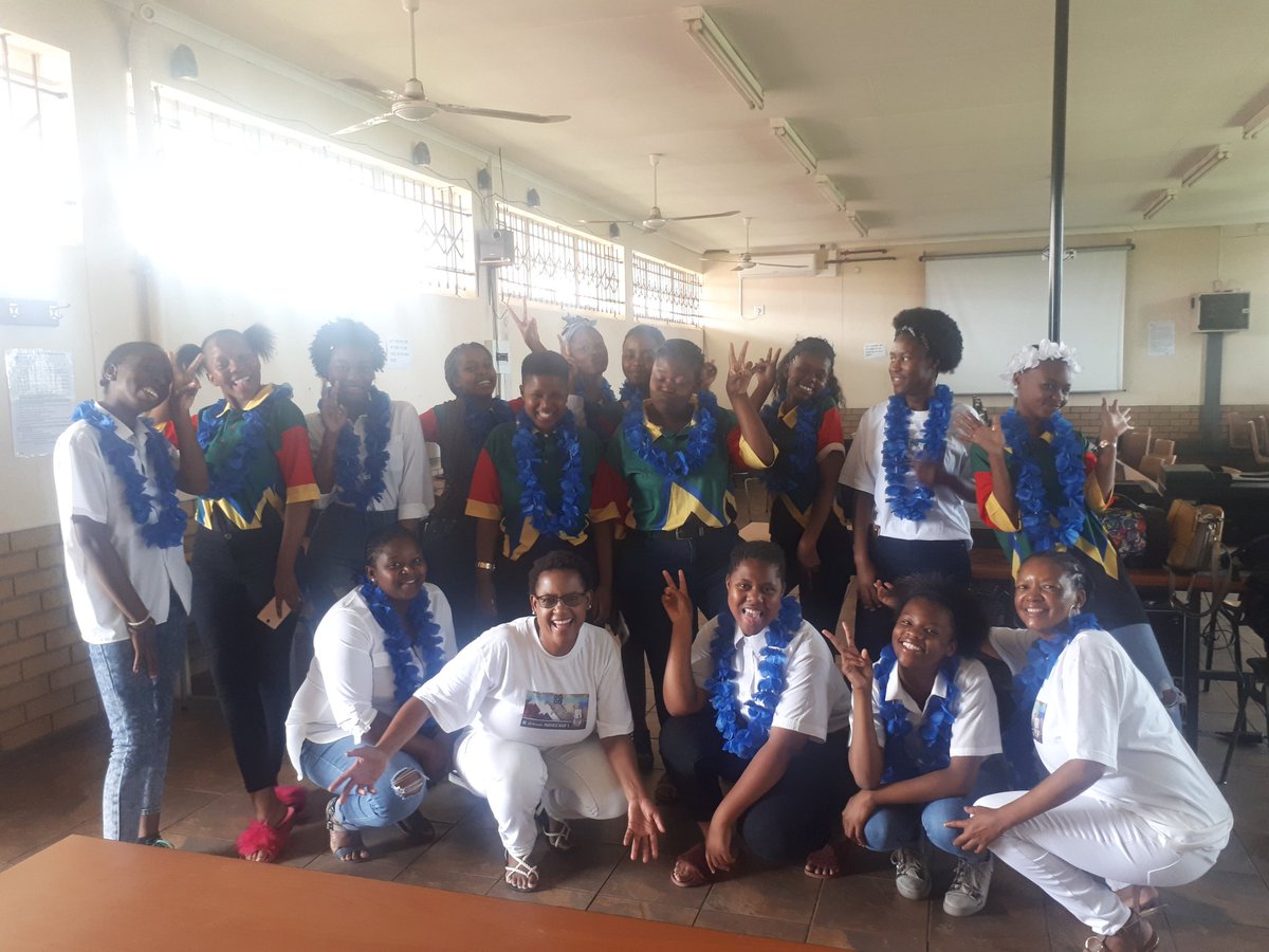 ICTclub_MP's tweet image. DigiGirlz celebrating the #CS #CSeduWeek #DigiGirlz #HourOfCode in session at Greendale Combined School