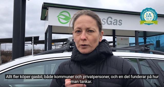 Att tanka en biogasbil är bara lite annorlunda än att tanka bensin eller diesel. Den här filmen visar hur enkelt det är. youtu.be/g-K_X1hY0gl