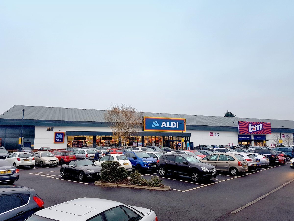 cspretail's tweet photo. Congratulations to @bmstores on the opening of their 600th store at Cannon Lane Retail Park in Tonbridge, Kent. CSP secured the deal and a letting to @AldiUK on behalf of M&amp;G Investments #retail #outoftown #retailwarehousing #property #cspretail
https://t.co/VPIvGz6Qp8 https://t.co/Cb34aSh1OU