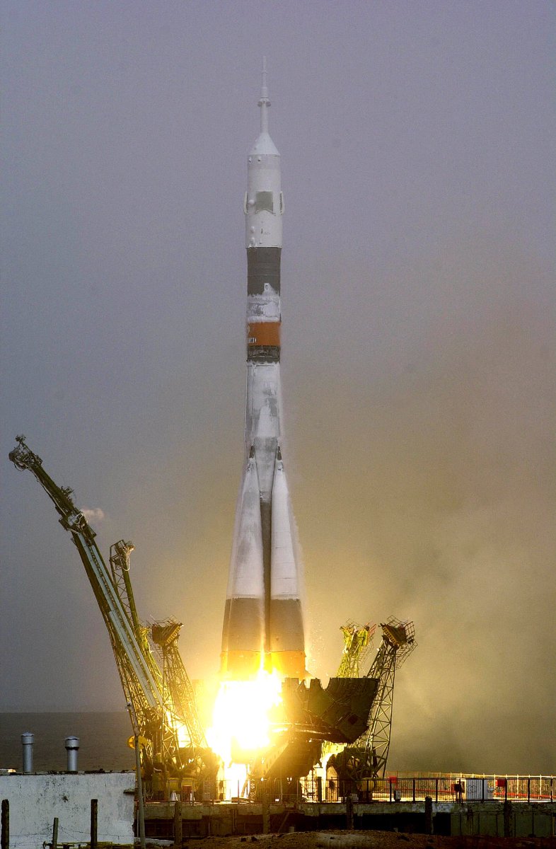AstroDaveMD's tweet photo. October 31, 2000 I watched the first crew launch to the ISS. 18 years later thrilled to watch expedition 58 crew launch! Lots of great @Space_Station research since then &amp; more to come! @Astro_DavidS @csa_asc @asc_csa #DaretoExplore https://t.co/ppILxTRN6L